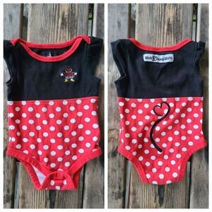 DISNEY PARKS SZ 3M VGUC RED BLACK MINNIE MOUSE Tail Aplique on back s/s coverall